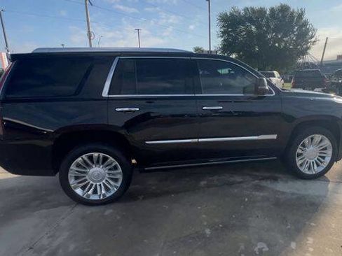 Used 2019 Cadillac Escalade Platinum AWD/4WD image 9
