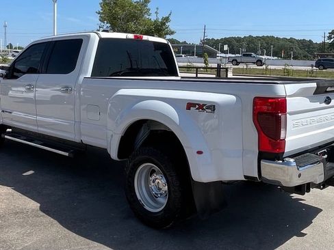 Used 2020 Ford F350 XLT w/ XLT Premium Package AWD/4WD image 3