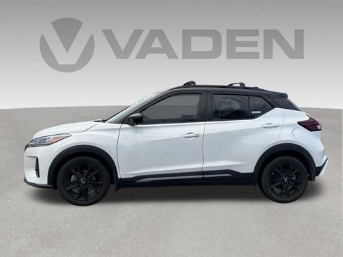 Used 2024 Nissan Kicks SR w/ SR Premium Package FWD image 25