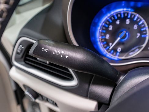 Used 2023 Chrysler Voyager LX FWD image 25