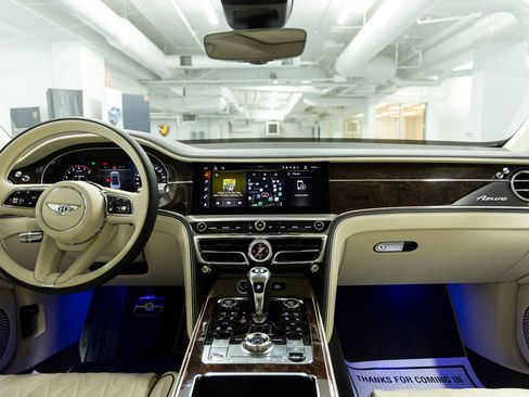 Used 2026 Bentley Flying Spur Plug-In Hybrid image 51