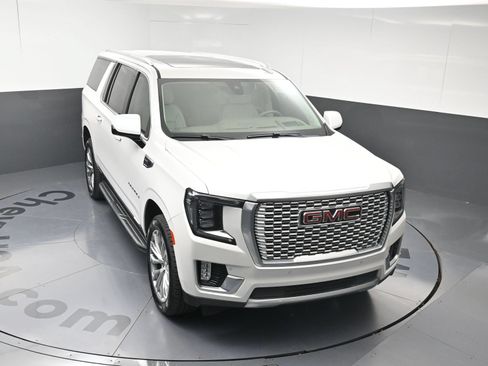 Used 2022 GMC Yukon XL Denali AWD/4WD image 31