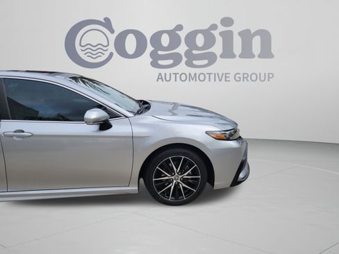 Used 2024 Toyota Camry SE w/ Convenience Package FWD image 36