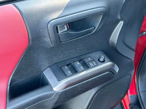Used 2022 Toyota Tacoma SR5 w/ Technology Package AWD/4WD image 20