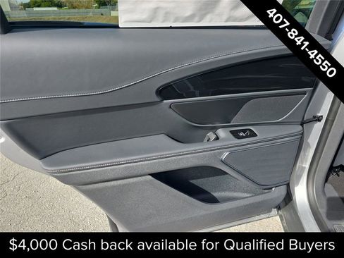 New 2026 Lincoln Nautilus Premier image 8