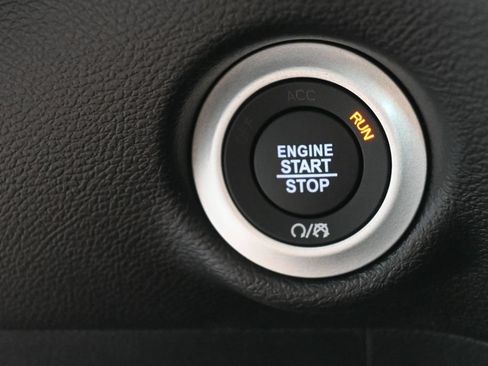New 2027 Chrysler Pacifica Select FWD image 18