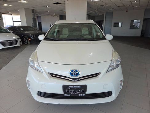 Used 2012 Toyota Prius V Two image 2