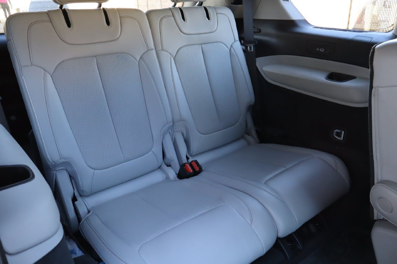 Used 2021 Jeep Grand Cherokee L Overland w/ Advanced Protech Group III AWD/4WD image 19