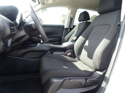 Certified 2025 Honda HR-V LX image 7