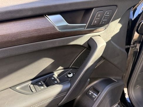 Used 2021 Audi Q5 e Premium Plus w/ Premium Plus Package image 20