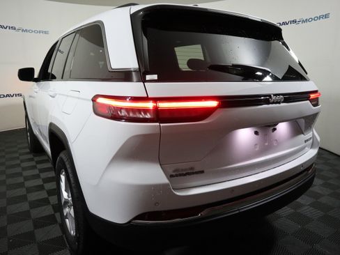 New 2026 Jeep Grand Cherokee Laredo X AWD/4WD image 9