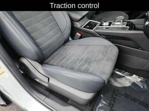 Used 2023 Mitsubishi Outlander SE image 24