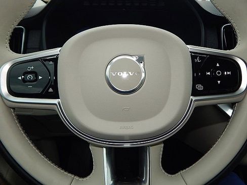 New 2026 Volvo XC90 B6 Ultra image 22