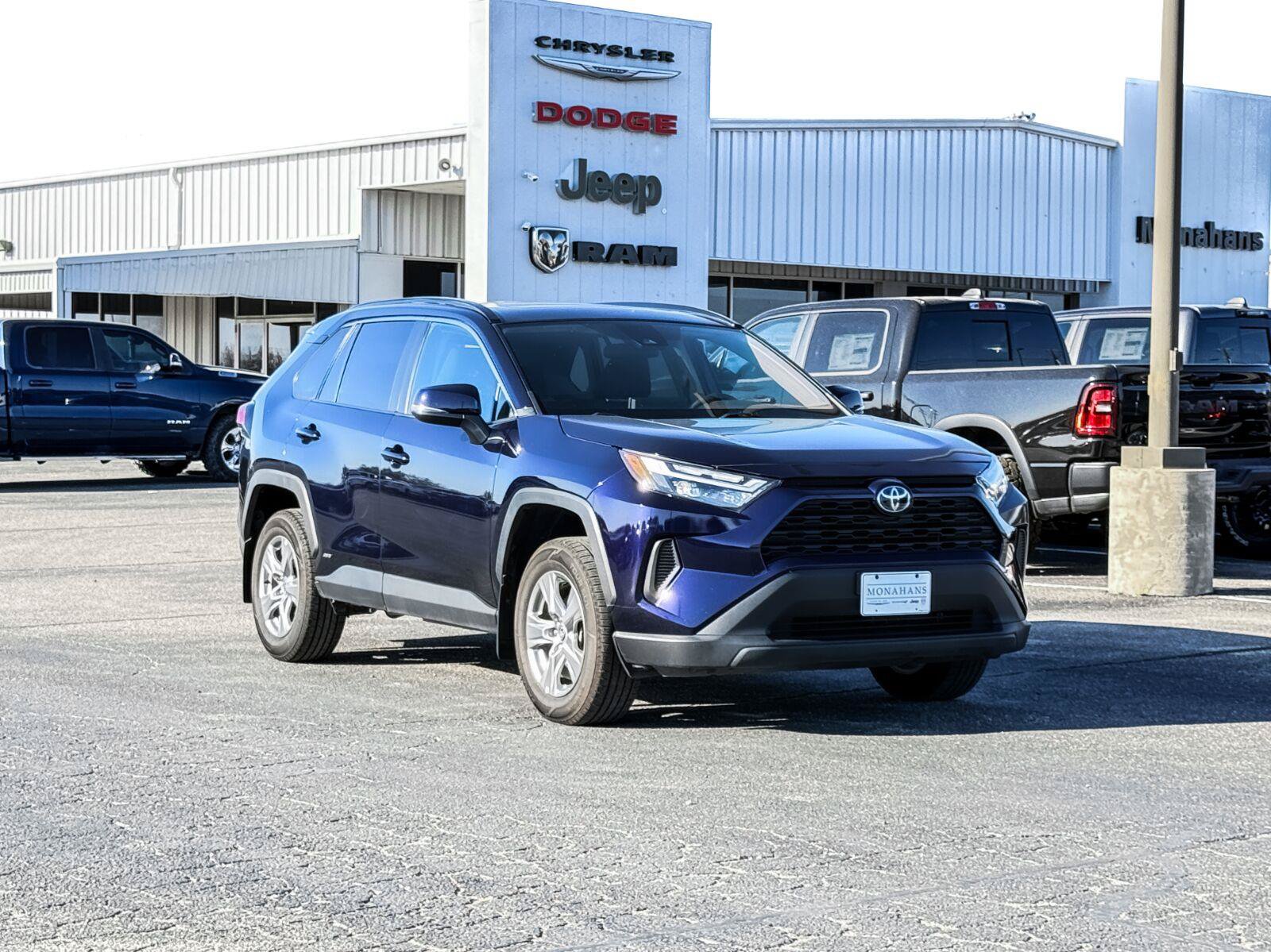 Used 2024 Toyota RAV4 XLE w/ Convenience Package AWD/4WD image 6