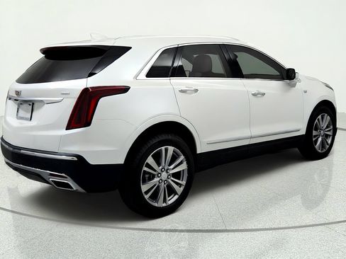 Certified 2024 Cadillac XT5 Premium Luxury w/ LPO, Floor Liner Package AWD/4WD image 5
