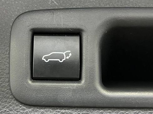Certified 2024 Toyota Highlander XLE AWD/4WD image 15