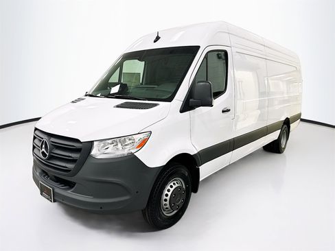 New 2025 Mercedes-Benz Sprinter 3500 image 3