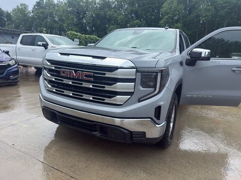 Used 2024 GMC Sierra 1500 SLE RWD image 1