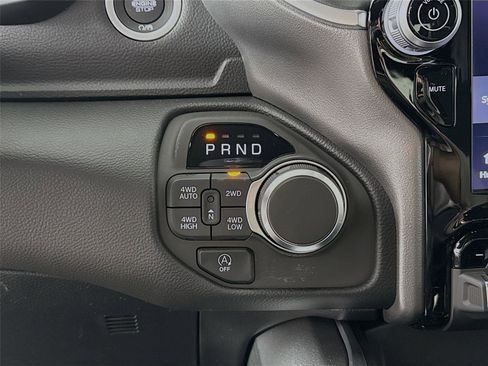 New 2026 RAM 1500 Big Horn AWD/4WD image 15
