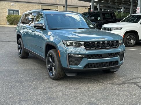 New 2026 Jeep Grand Cherokee L Limited w/ Limited Altitude Package AWD/4WD image 8