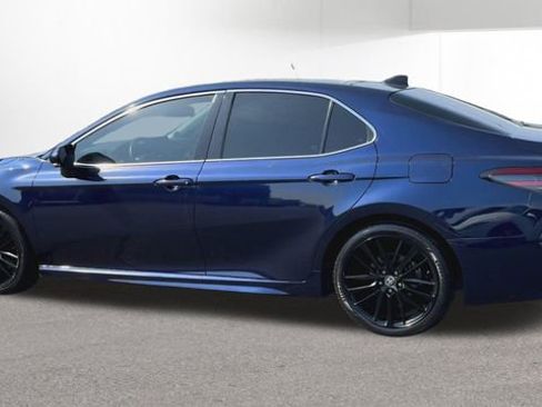 Used 2022 Toyota Camry XSE image 6