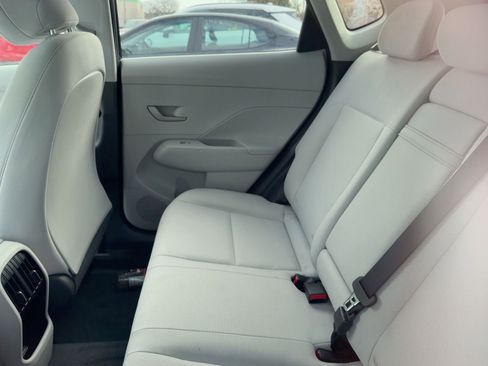 Used 2025 Hyundai Kona SEL image 8