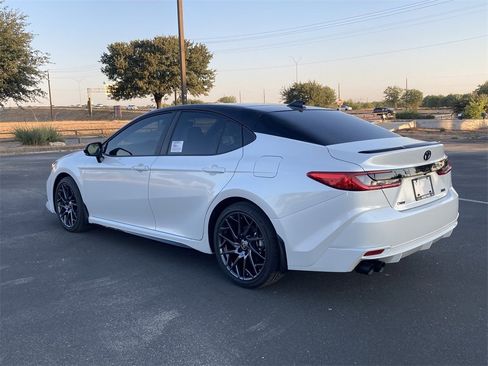 New 2026 Toyota Camry Hybrid image 7