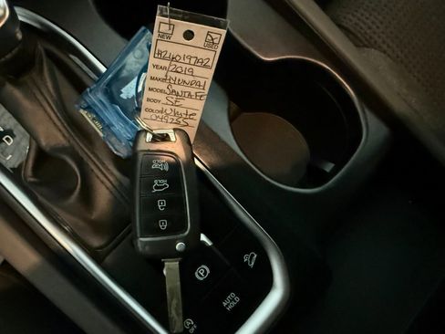 Used 2019 Hyundai Santa Fe SE image 39