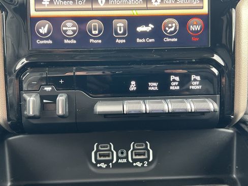 Used 2020 RAM 1500 Laramie image 6