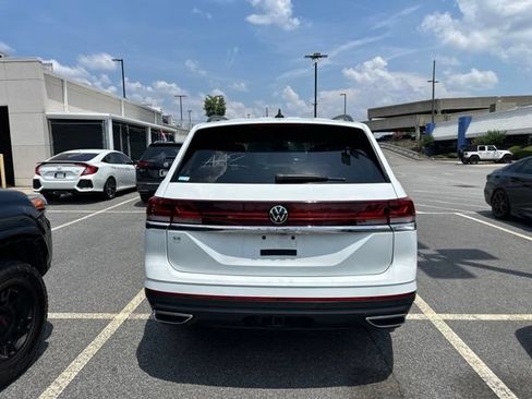 Used 2024 Volkswagen Atlas SE FWD image 5