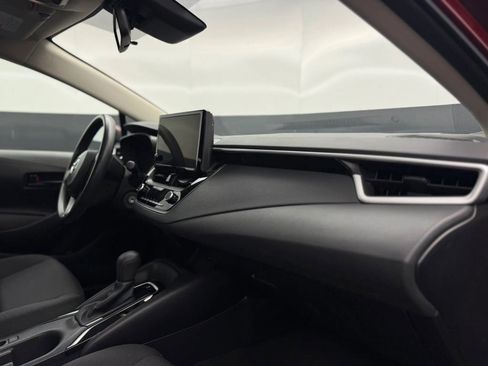 Used 2025 Toyota Corolla LE FWD image 21