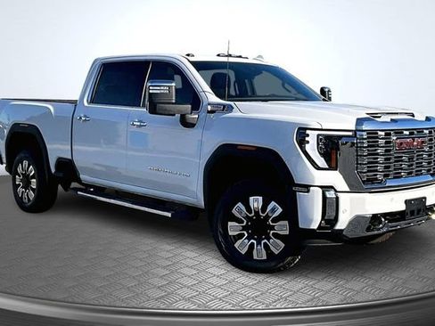 Used 2025 GMC Sierra 3500 Denali w/ Denali Reserve Package image 3