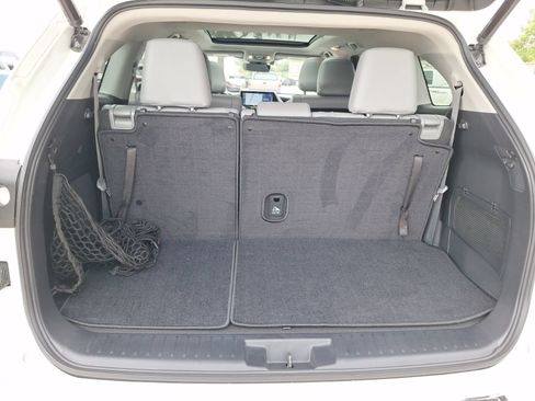 Used 2021 Toyota Highlander Platinum FWD image 38