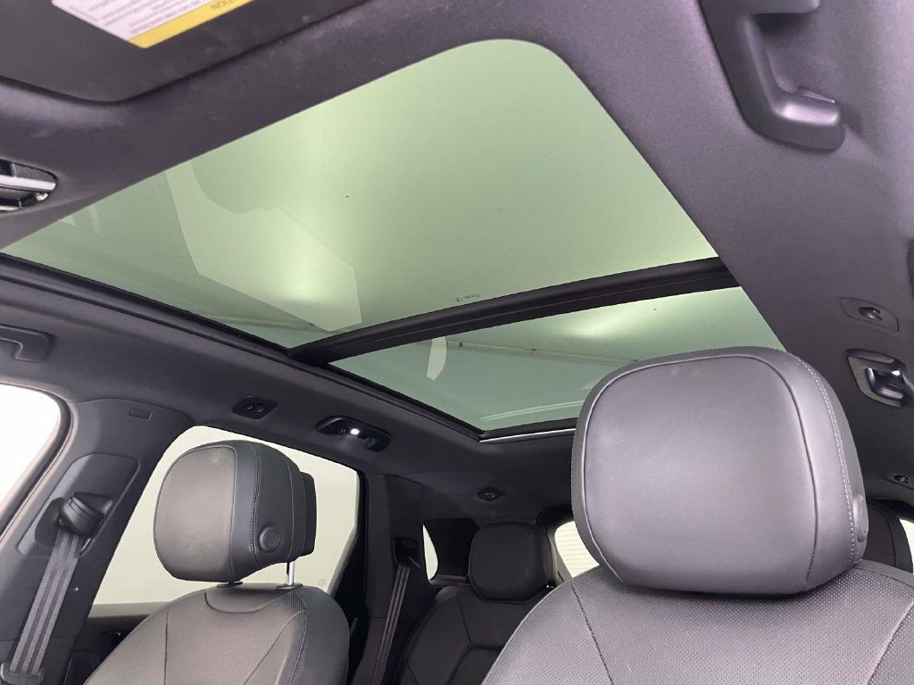 Certified 2023 Porsche Cayenne AWD/4WD image 18