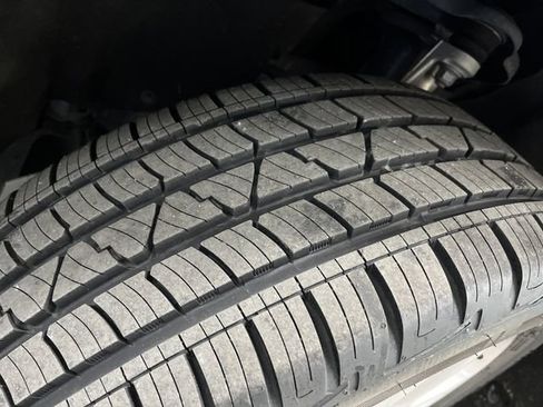 Used 2024 Dodge Durango GT image 41