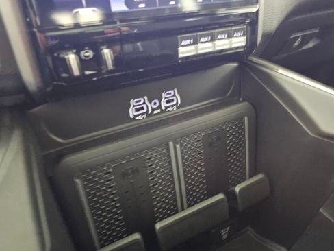 New 2026 RAM 2500 Laramie AWD/4WD image 31