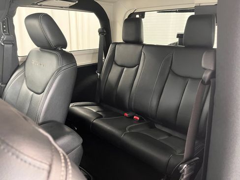 Used 2016 Jeep Wrangler Sahara AWD/4WD image 26