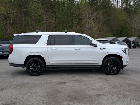 Used 2023 GMC Yukon XL Denali image 10