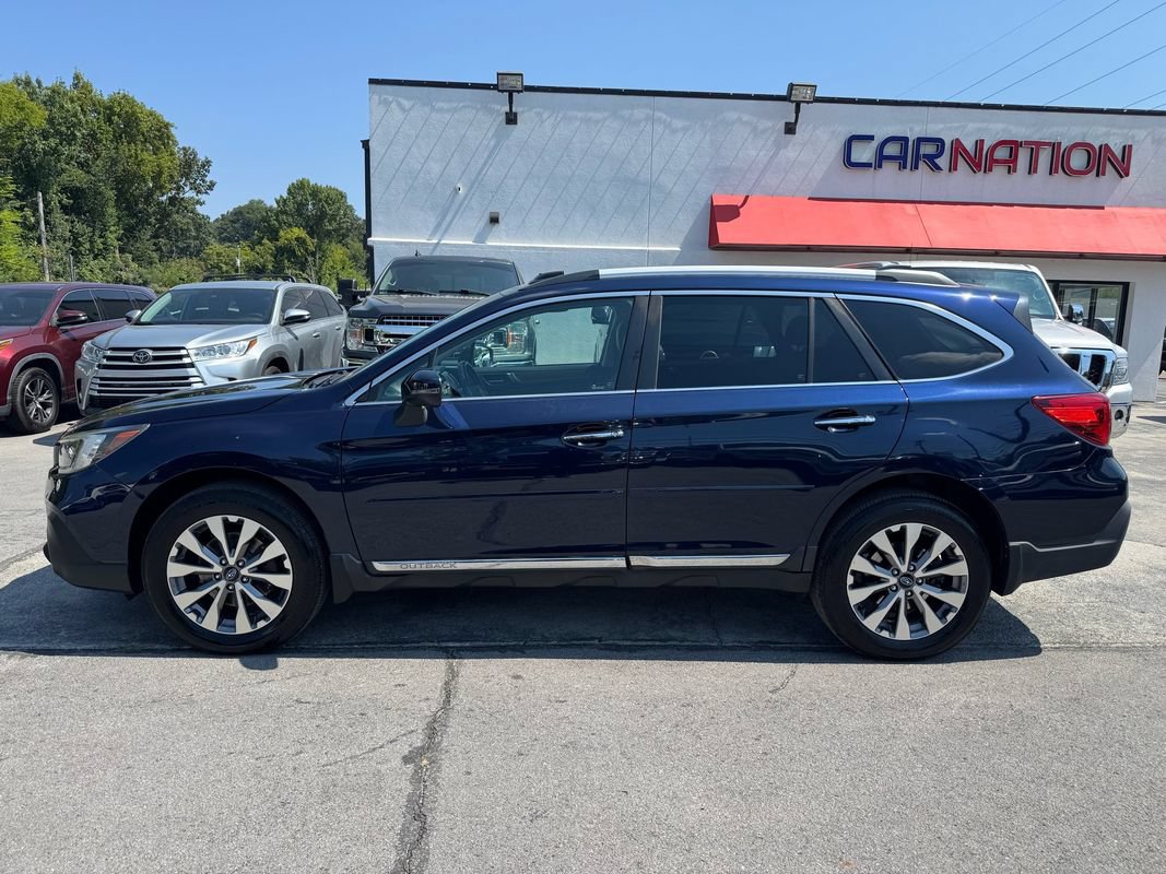 Used 2018 Subaru Outback 2.5i Touring AWD/4WD image 3