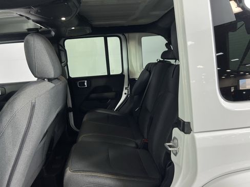 Used 2024 Jeep Wrangler Unlimited Sahara w/ Technology Group image 30