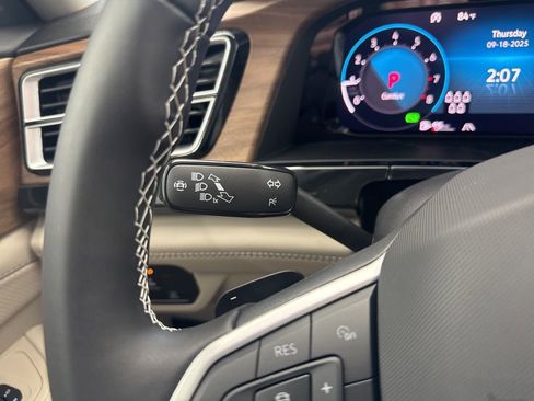 New 2026 Volkswagen Atlas SE image 16