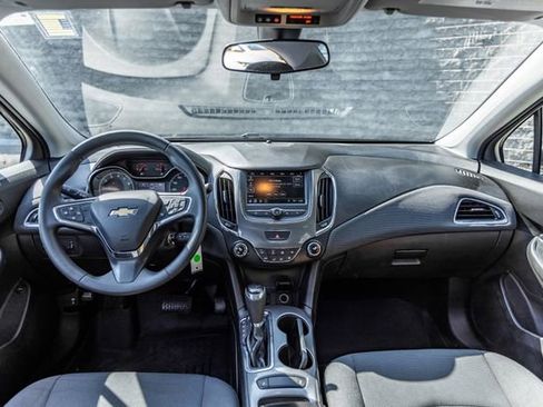 Used 2019 Chevrolet Cruze Sedan FWD image 26