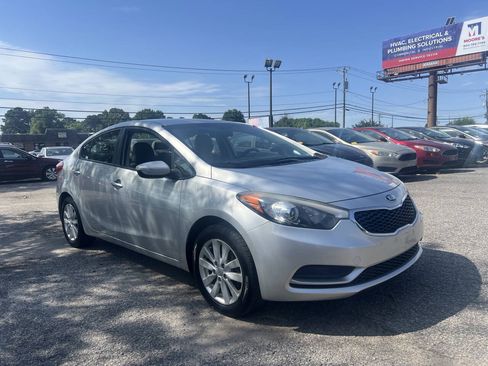 Used 2014 Kia Forte LX w/ Popular Package FWD image 2