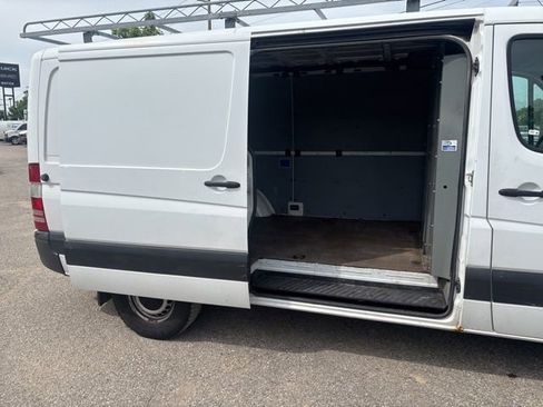 Used 2014 Freightliner Sprinter 2500 RWD image 9