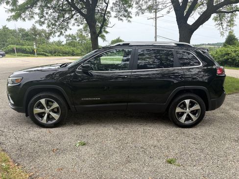 Used 2020 Jeep Cherokee Limited AWD/4WD image 2