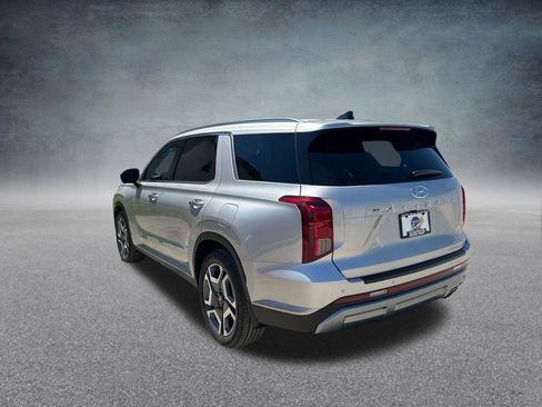 Used 2025 Hyundai Palisade SEL FWD image 3