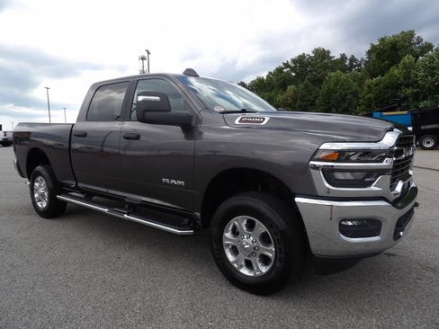 Used 2026 RAM 2500 Big Horn AWD/4WD image 10