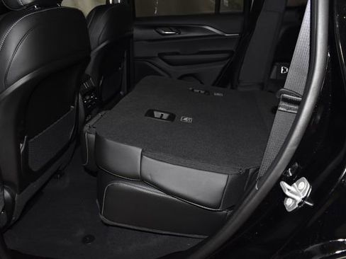 New 2025 Jeep Grand Cherokee Altitude w/ Trailer Tow Package image 29