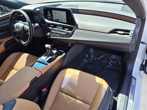 Used 2025 Lexus ES 300h w/ Premium Package FWD image 20