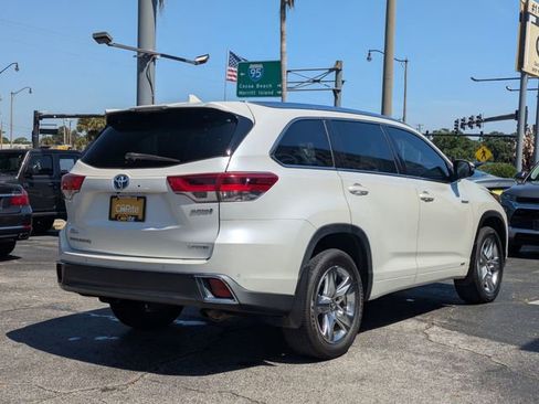 Used 2019 Toyota Highlander Limited AWD/4WD image 5